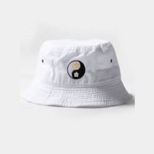 Yin Yang Women’s White Bucket Hat 100% Cotton Size Small/Medium NWOT